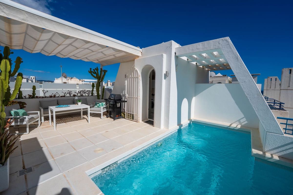 2 soverom Penthouse til salgs i Marbella med svømmebasseng garasje - € 1 160 000 (Ref: 9848046)