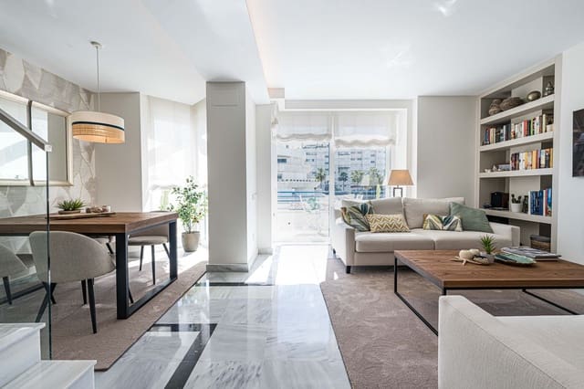 Ático de 2 habitaciones en Marbella Centro, Marbella en venta con piscina garaje - 1.160.000 € (Ref: 9848046)