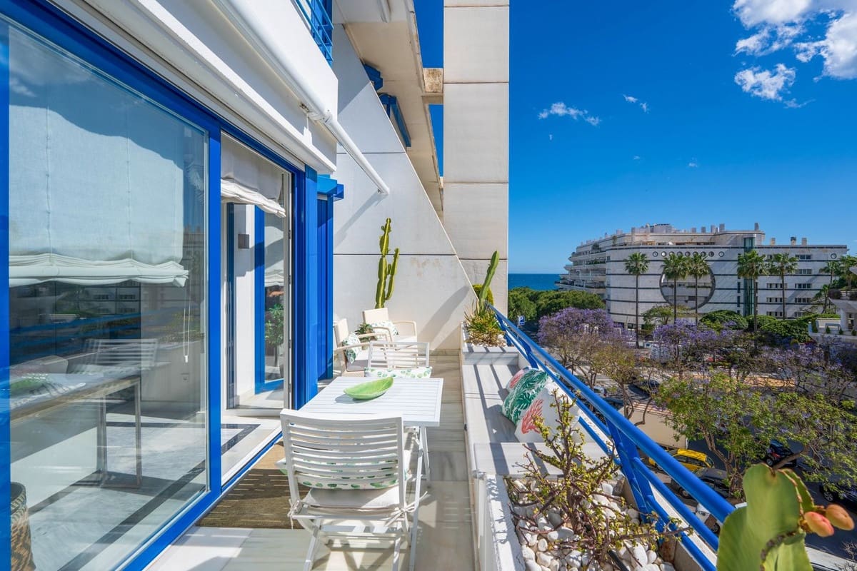 2 soverom Penthouse til salgs i Marbella med svømmebasseng garasje - € 1 160 000 (Ref: 9848046)