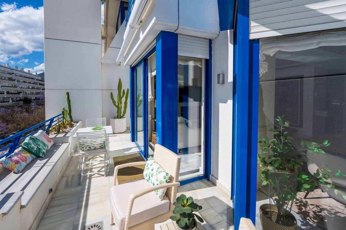 2 soverom Penthouse til salgs i Marbella med svømmebasseng garasje - € 1 160 000 (Ref: 9848046)