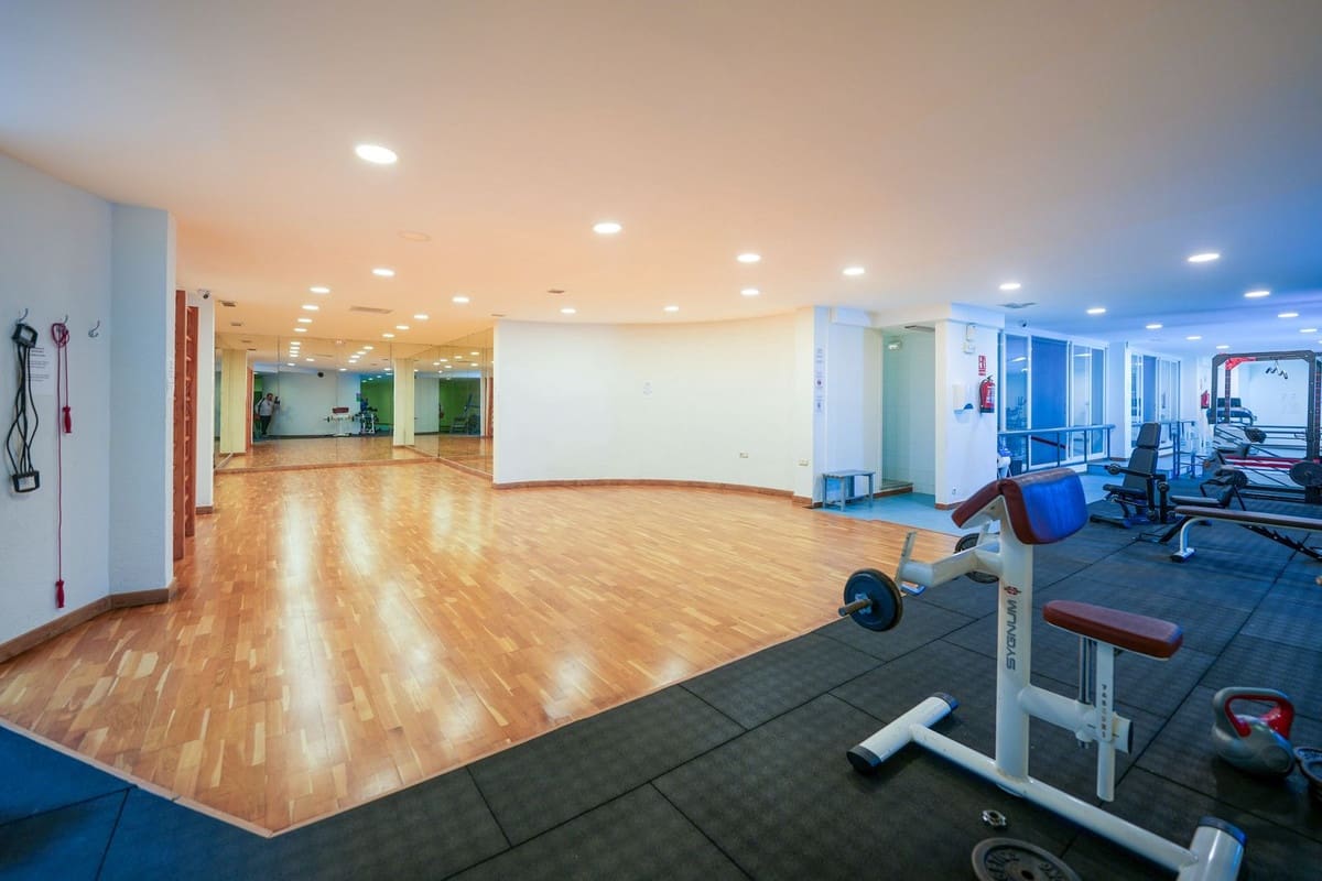 2 soverom Penthouse til salgs i Marbella med svømmebasseng garasje - € 1 160 000 (Ref: 9848046)