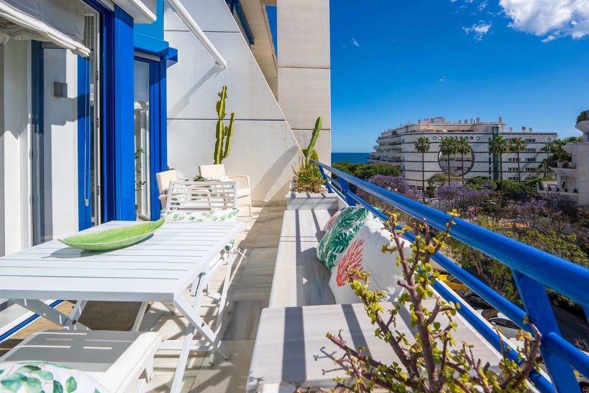 2 soverom Penthouse til salgs i Marbella med svømmebasseng garasje - € 1 160 000 (Ref: 9848046)
