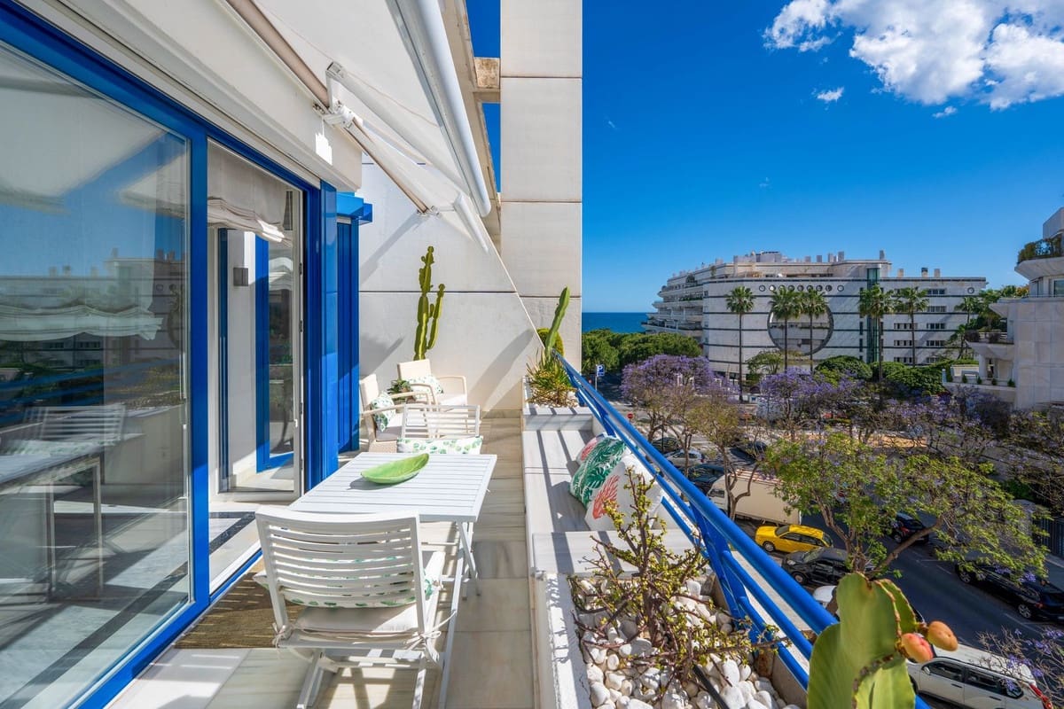 2 soverom Penthouse til salgs i Marbella med svømmebasseng garasje - € 1 160 000 (Ref: 9848046)