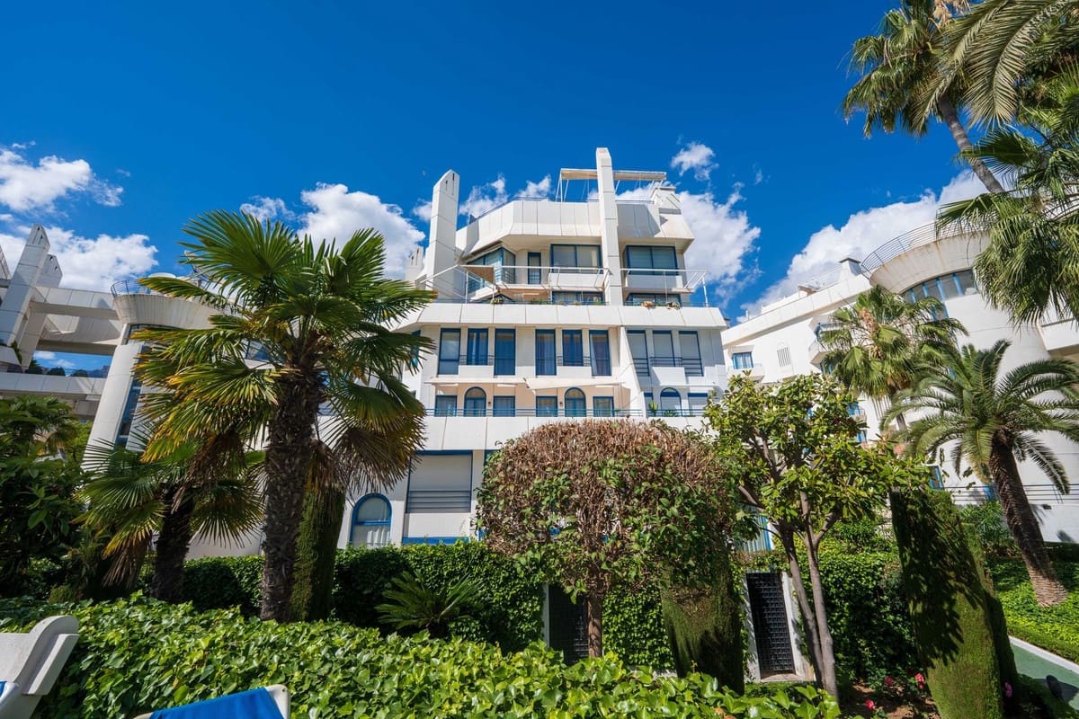 2 soverom Penthouse til salgs i Marbella med svømmebasseng garasje - € 1 160 000 (Ref: 9848046)