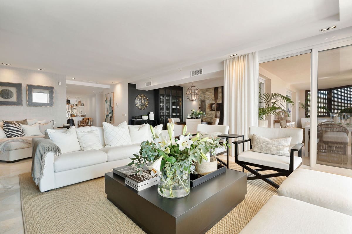 3 camera da letto Appartamento in vendita in Nueva Andalucia con piscina garage - 1.890.000 € (Rif: 9850456)