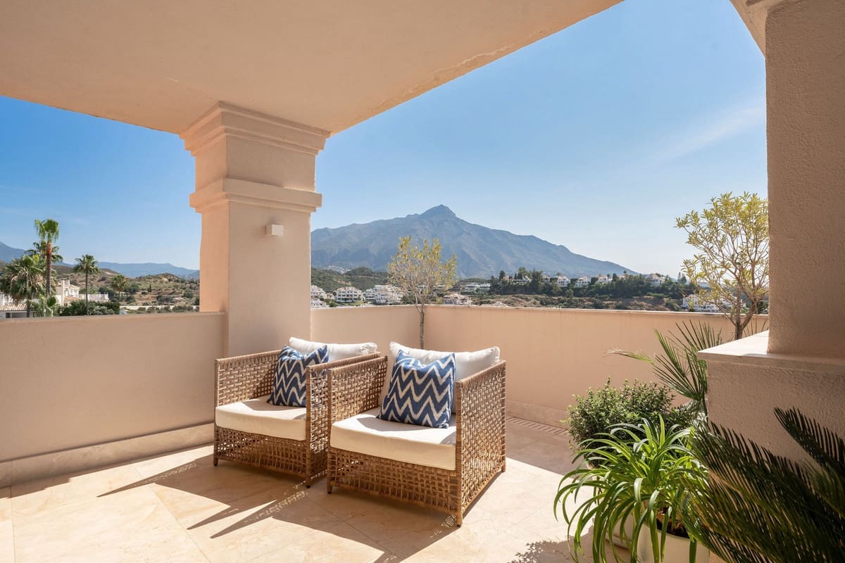 3 camera da letto Appartamento in vendita in Nueva Andalucia con piscina garage - 1.890.000 € (Rif: 9850456)