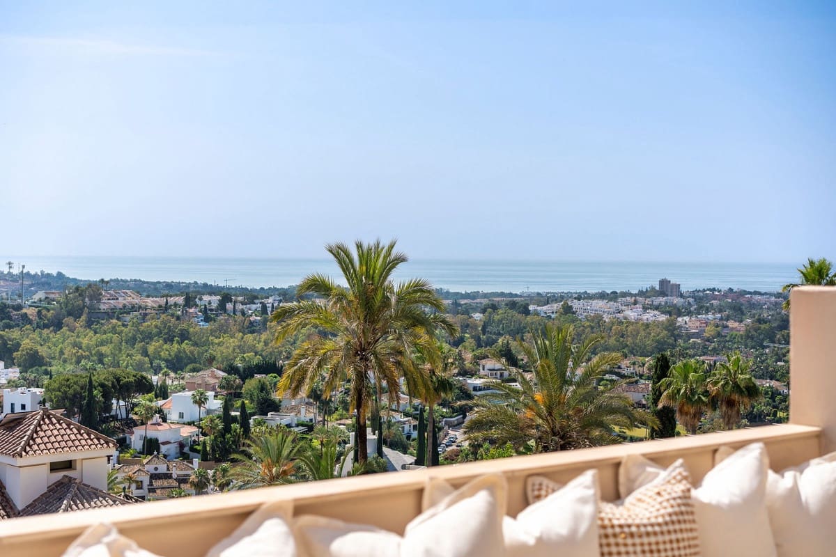 3 camera da letto Appartamento in vendita in Nueva Andalucia con piscina garage - 1.890.000 € (Rif: 9850456)