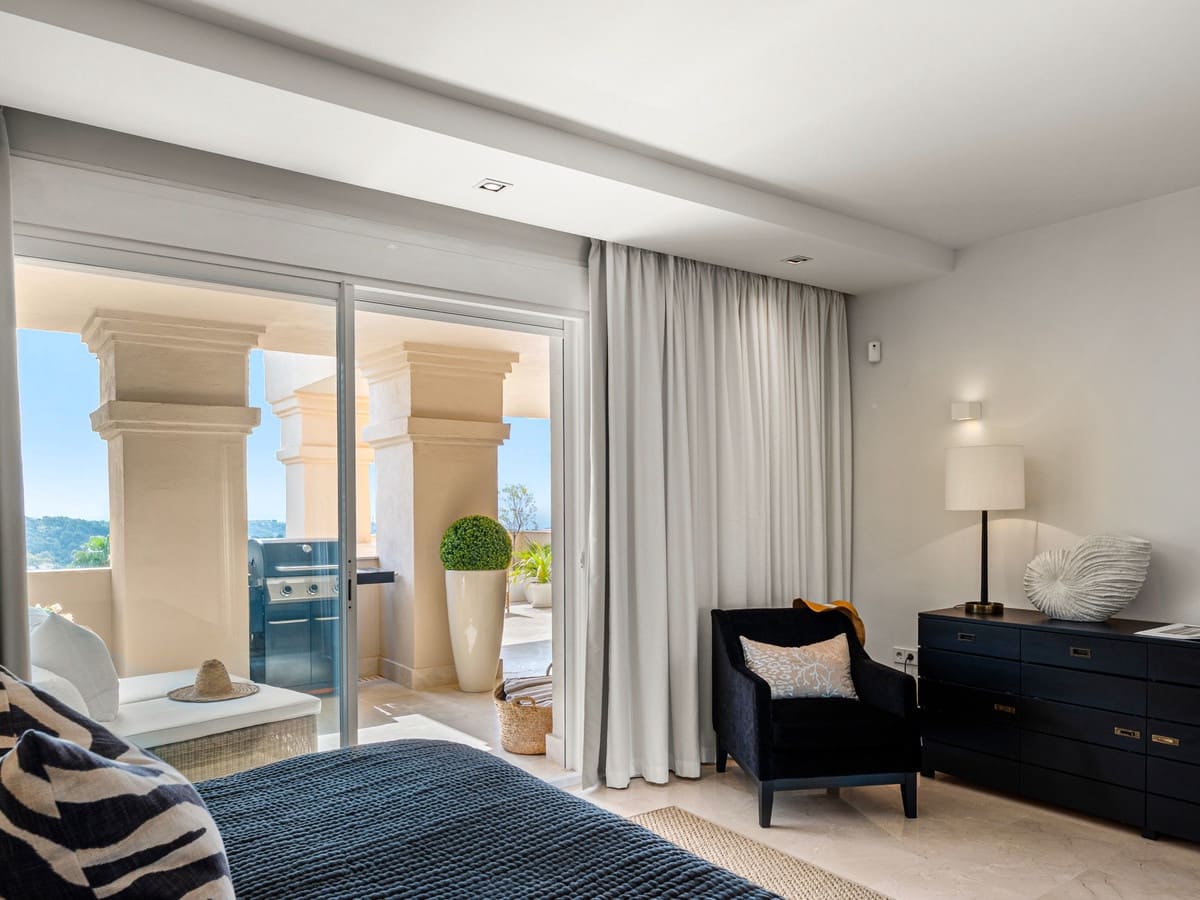 3 camera da letto Appartamento in vendita in Nueva Andalucia con piscina garage - 1.890.000 € (Rif: 9850456)