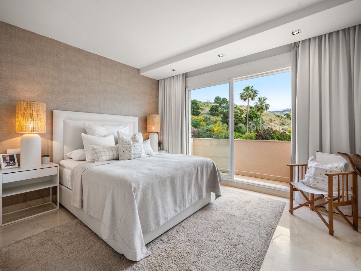 3 camera da letto Appartamento in vendita in Nueva Andalucia con piscina garage - 1.890.000 € (Rif: 9850456)