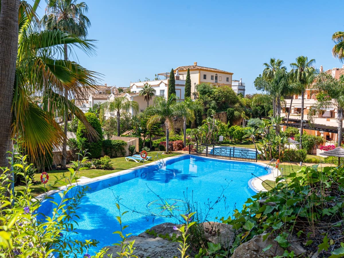 3 camera da letto Appartamento in vendita in Nueva Andalucia con piscina garage - 1.890.000 € (Rif: 9850456)