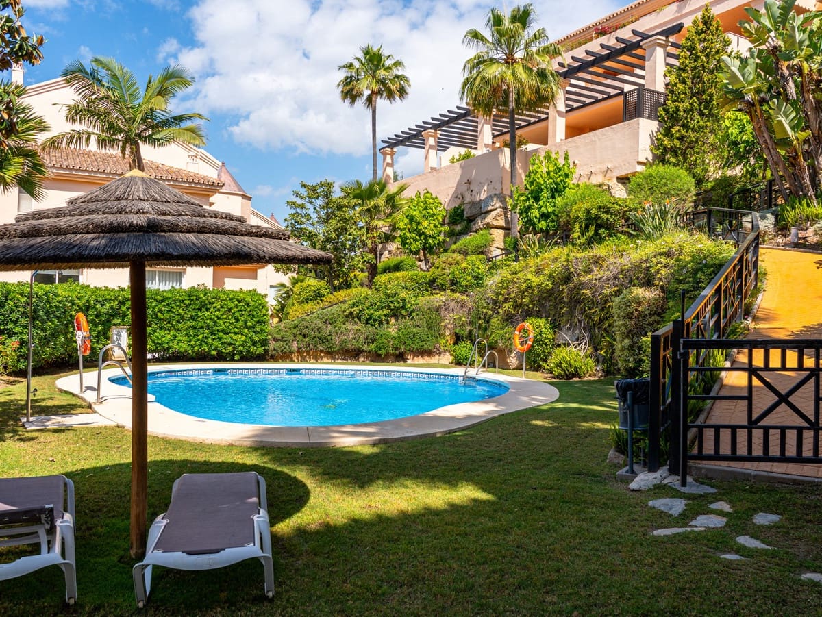 3 camera da letto Appartamento in vendita in Nueva Andalucia con piscina garage - 1.890.000 € (Rif: 9850456)