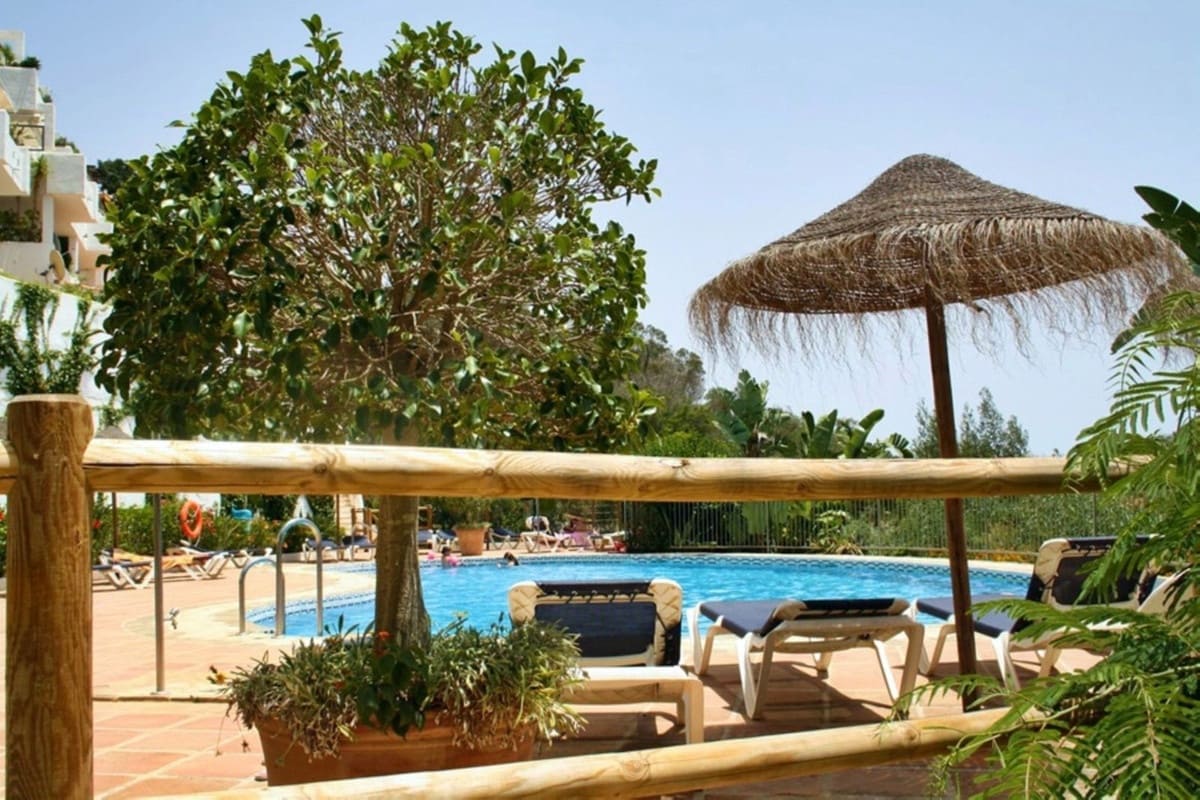 2 bedroom Apartment for sale in La Mairena with pool garage - € 449,000 (Ref: 9850500)