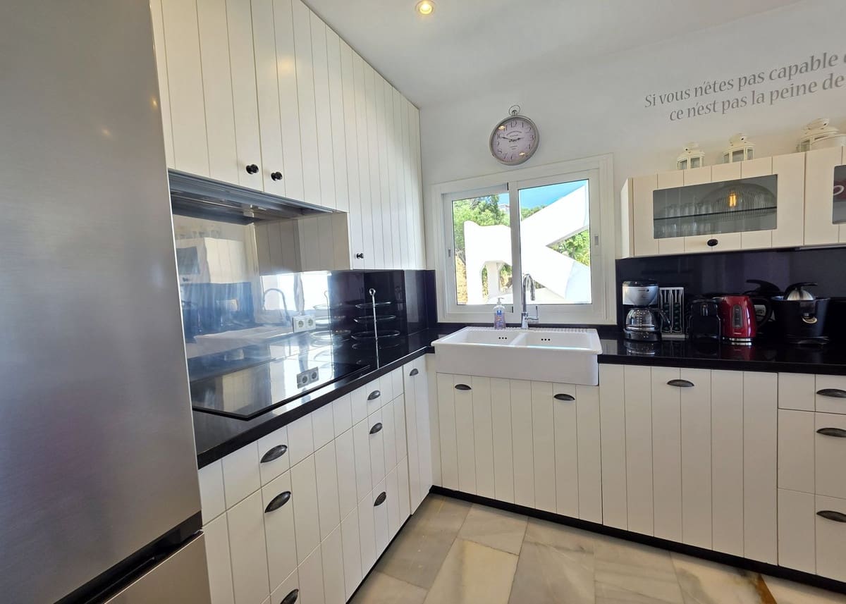 2 bedroom Apartment for sale in La Mairena with pool garage - € 449,000 (Ref: 9850500)