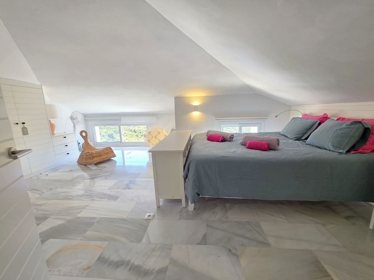 2 bedroom Apartment for sale in La Mairena with pool garage - € 449,000 (Ref: 9850500)