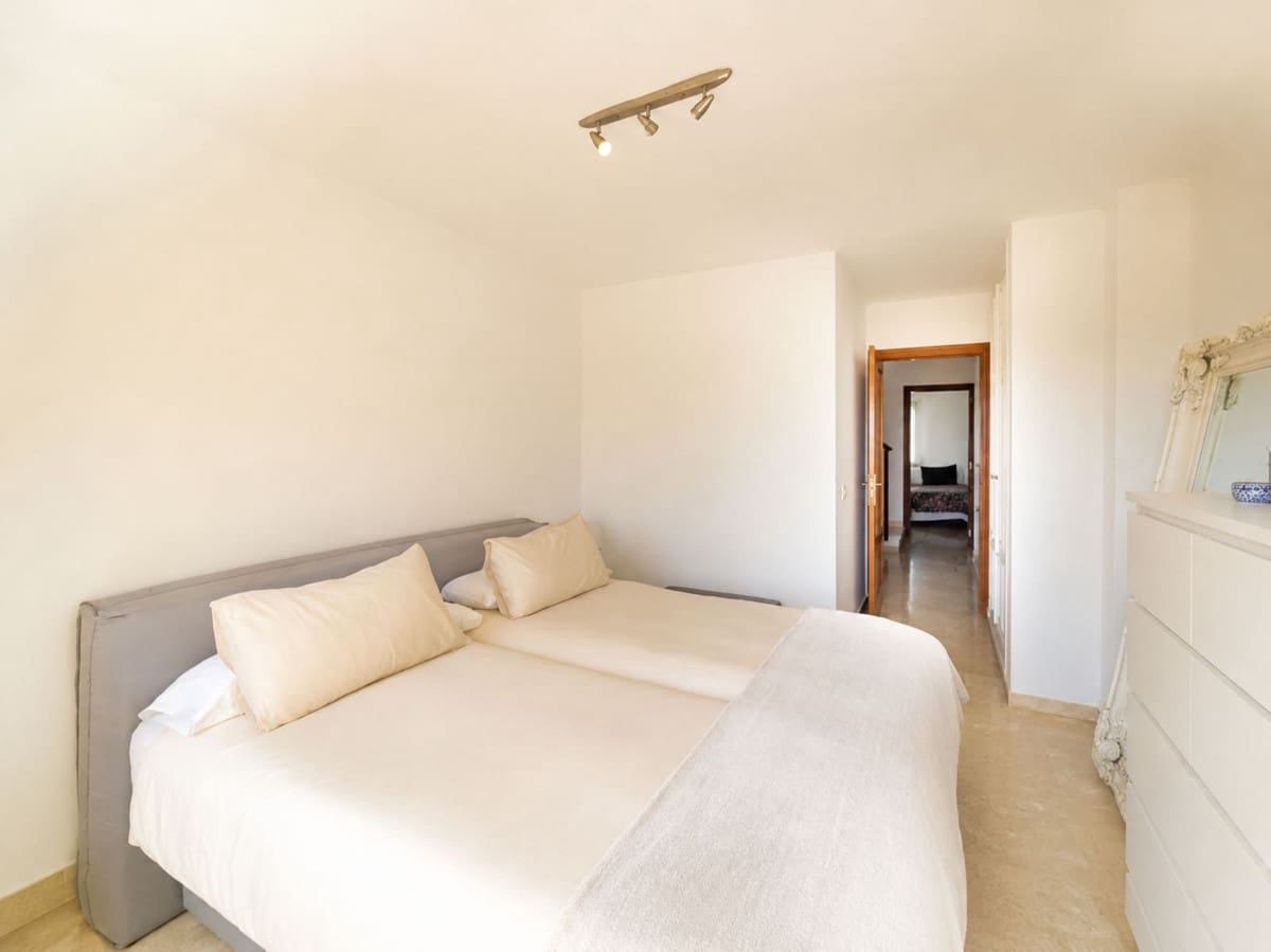 3 bedroom Penthouse for sale in New Golden Mile with pool garage - € 530,000 (Ref: 9850537)