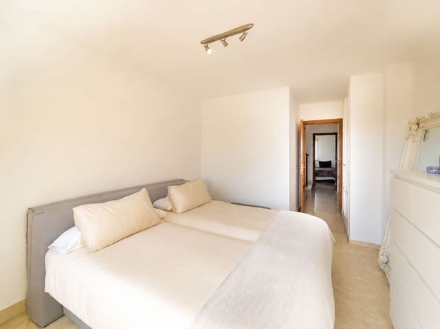 3 sypialnia Penthouse na sprzedaż w Selwo, Estepona z basenem garażem - 530 000 € (Ref: 9850537)