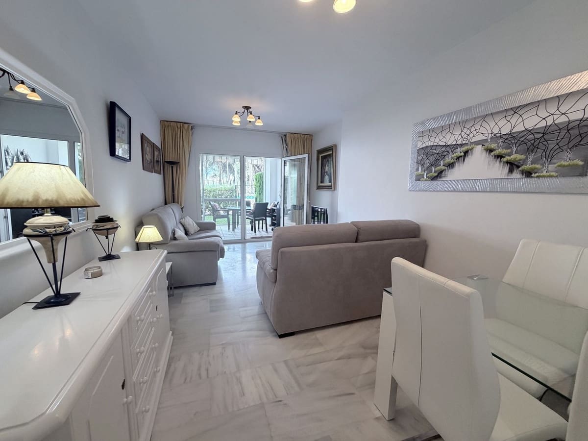 2 soverom Leilighet til salgs i Calahonda med svømmebasseng garasje - € 535 000 (Ref: 9850549)