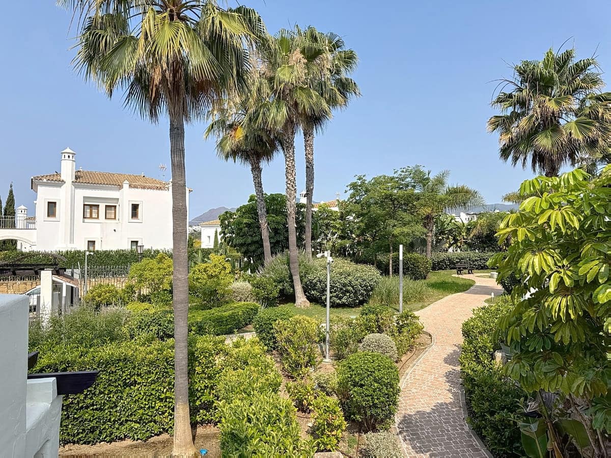 2 bedroom Villa for sale in Golden Mile with pool garage - € 419,000 (Ref: 9850551)