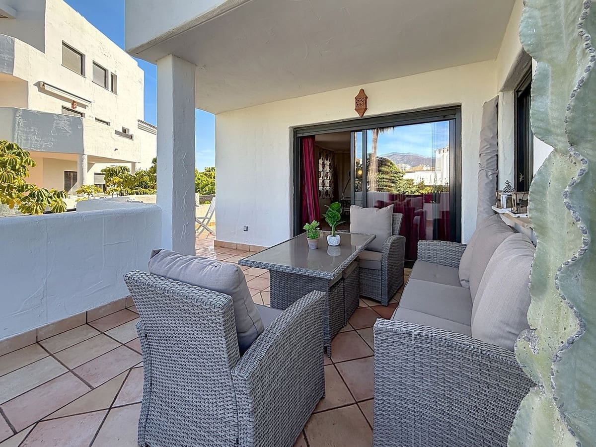 2 bedroom Villa for sale in Golden Mile with pool garage - € 419,000 (Ref: 9850551)