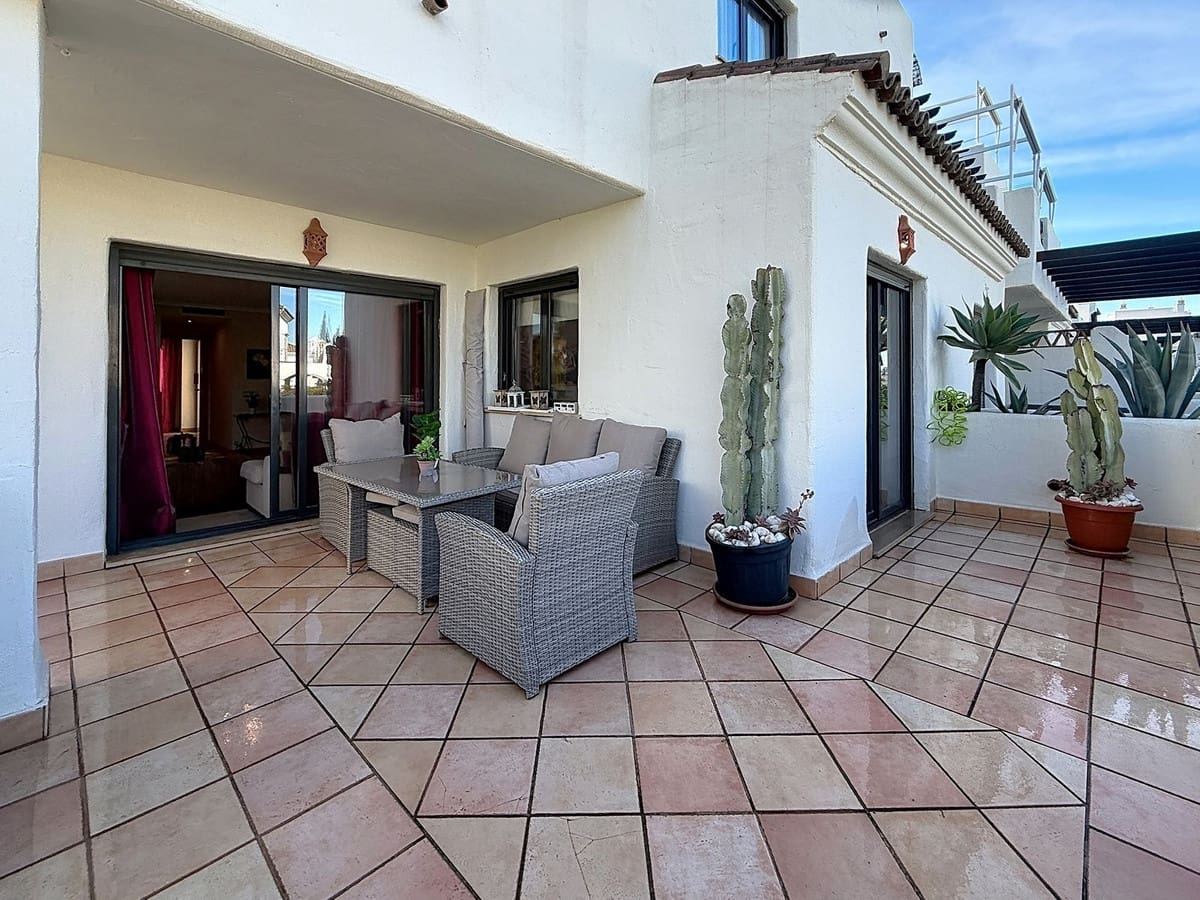 2 bedroom Villa for sale in Golden Mile with pool garage - € 419,000 (Ref: 9850551)