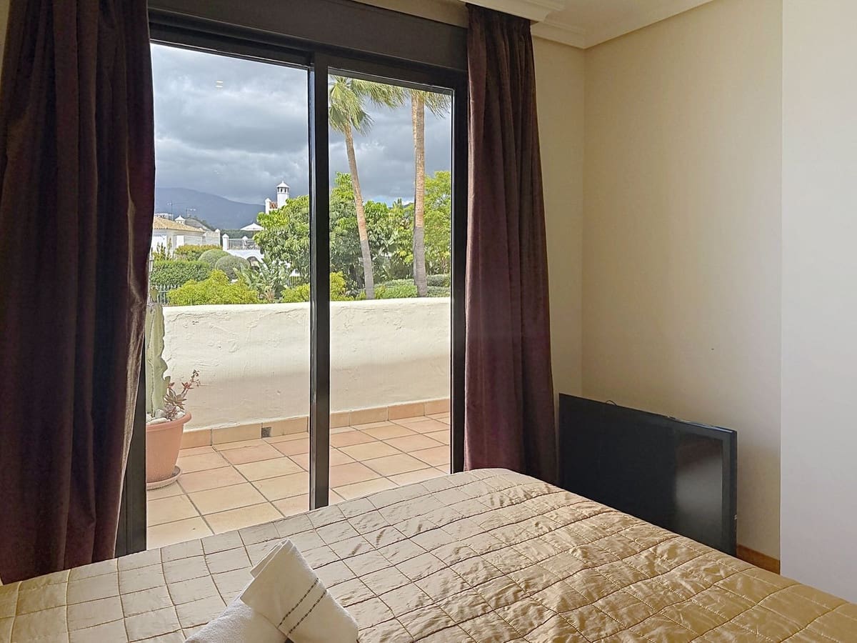 2 bedroom Villa for sale in Golden Mile with pool garage - € 419,000 (Ref: 9850551)