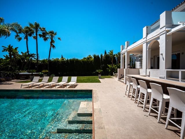 6 makuuhuone Huvila myytävänä paikassa Nueva Andalucia, Marbella mukana uima-altaan 
autotalli - 4 250 000 € (Ref: 9850552)