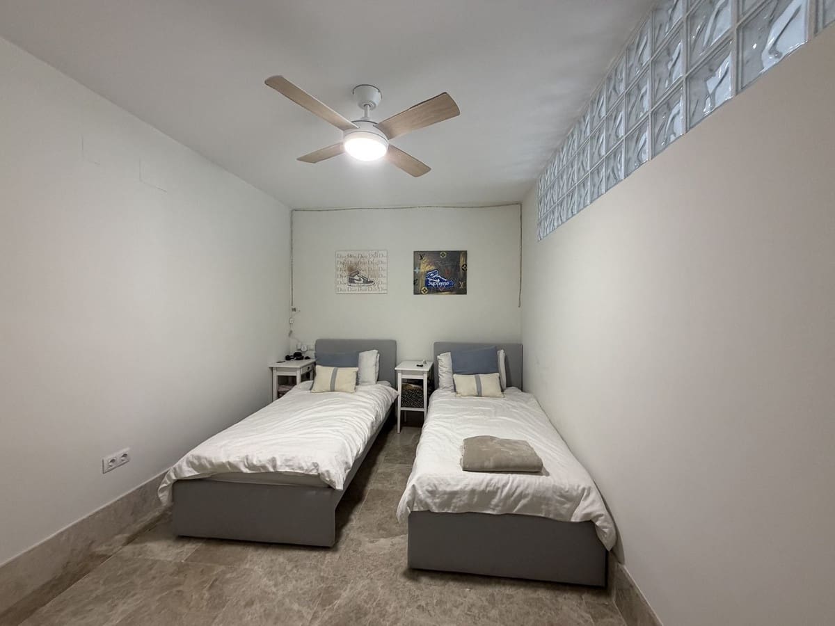 3 soveværelse Semi-Rækkehus til salg i Marbella med swimmingpool garage - € 795.000 (Ref: 9852187)