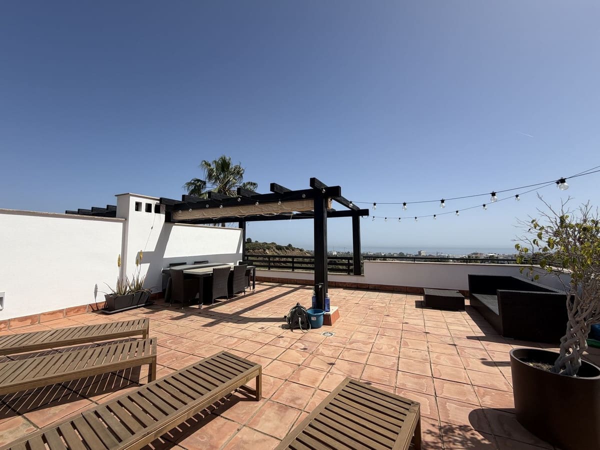 3 soveværelse Semi-Rækkehus til salg i Marbella med swimmingpool garage - € 795.000 (Ref: 9852187)