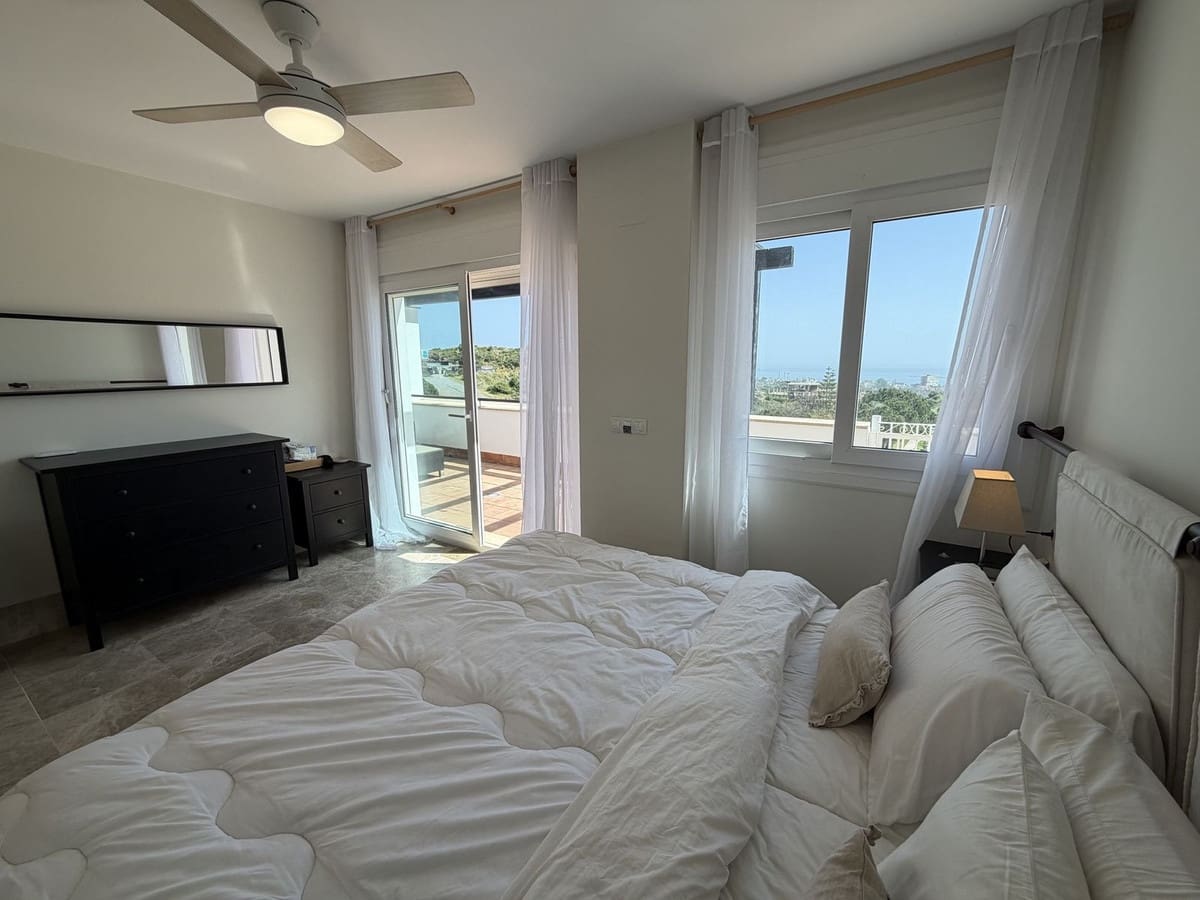 3 soveværelse Semi-Rækkehus til salg i Marbella med swimmingpool garage - € 795.000 (Ref: 9852187)