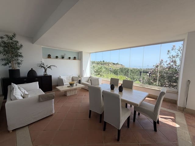 3 sovrum Semi-fristående Villa till salu i Marbella med pool garage - 795 000 € (Ref: 9852187)