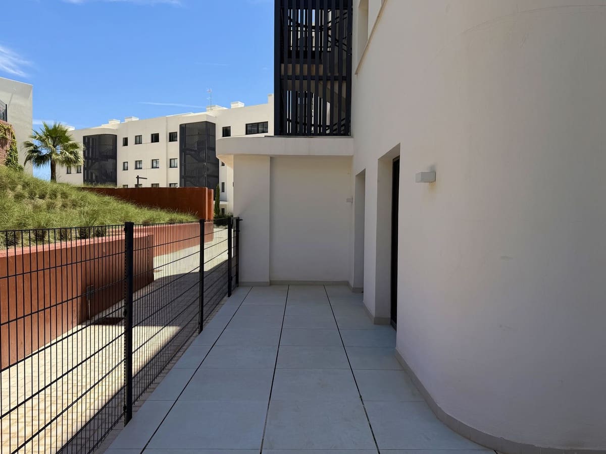 3 bedroom Apartment for sale in Fuengirola with pool garage - € 699,000 (Ref: 9860763)