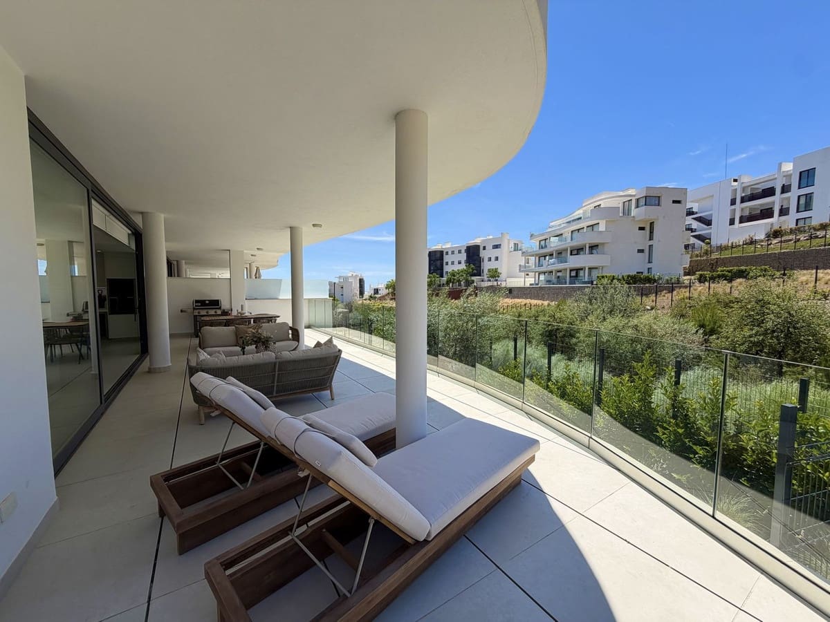 3 bedroom Apartment for sale in Fuengirola with pool garage - € 699,000 (Ref: 9860763)