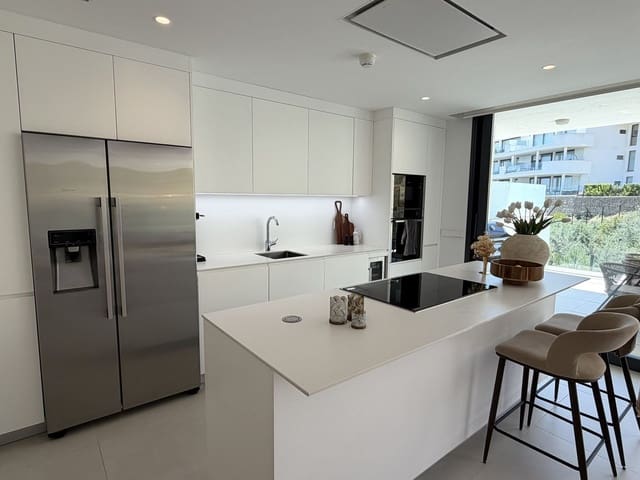 3 bedroom Apartment for sale in Fuengirola with pool garage - € 699,000 (Ref: 9860763)