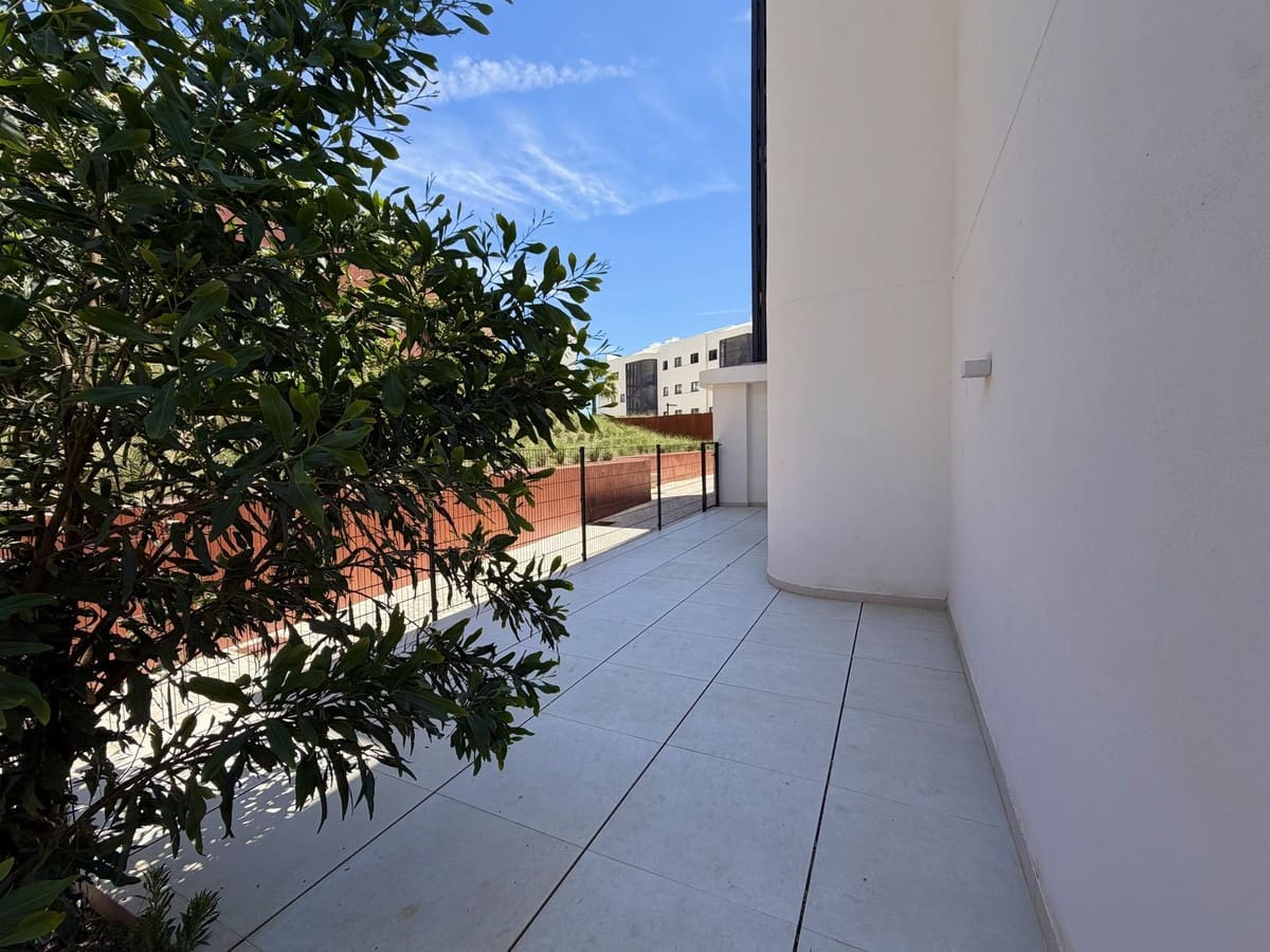 3 bedroom Apartment for sale in Fuengirola with pool garage - € 699,000 (Ref: 9860763)