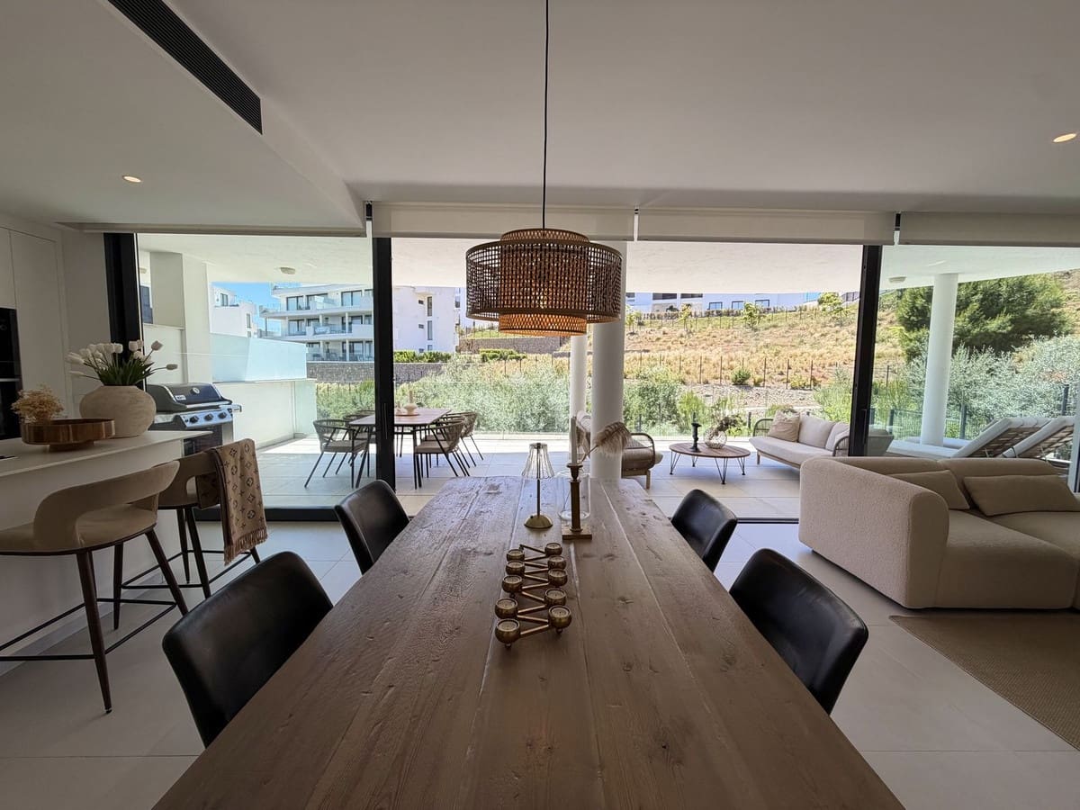 3 bedroom Apartment for sale in Fuengirola with pool garage - € 699,000 (Ref: 9860763)