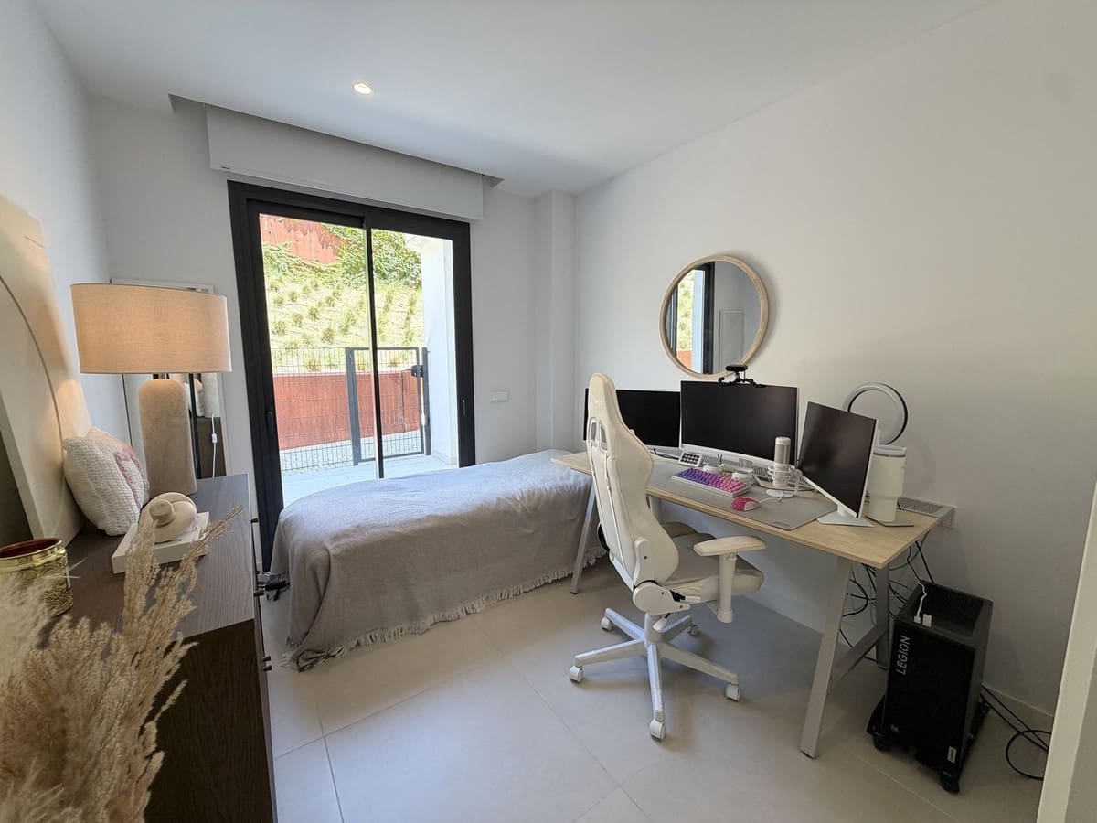 3 bedroom Apartment for sale in Fuengirola with pool garage - € 699,000 (Ref: 9860763)