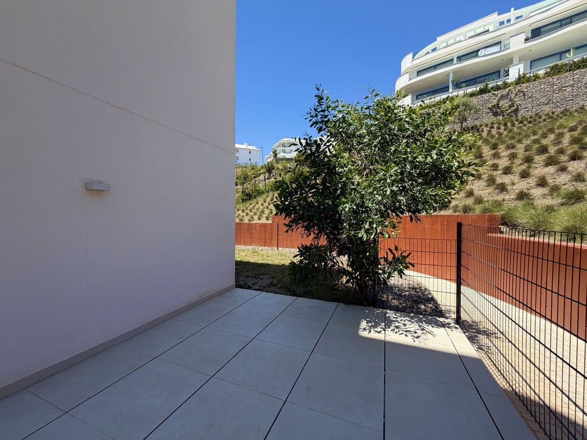 3 bedroom Apartment for sale in Fuengirola with pool garage - € 699,000 (Ref: 9860763)