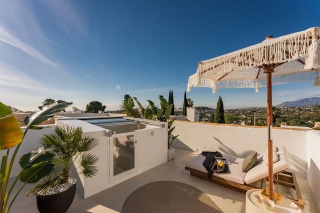 4 Zimmer Haus zu verkaufen in Nueva Andalucia, Marbella mit Pool Garage - 1.595.000 € (Ref: 9860823)