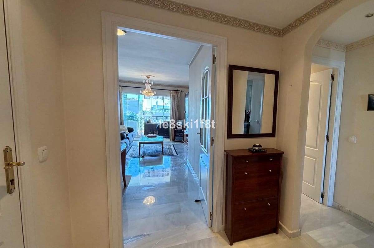 2 bedroom Apartment for sale in Calahonda with pool garage - € 745,000 (Ref: 9860910)