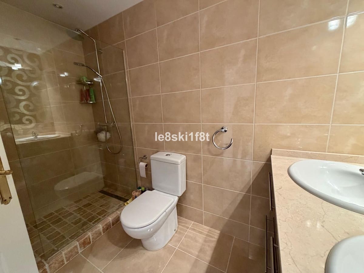 2 bedroom Apartment for sale in Calahonda with pool garage - € 745,000 (Ref: 9860910)