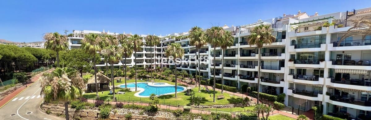 2 bedroom Apartment for sale in Calahonda with pool garage - € 945,000 (Ref: 9860911)