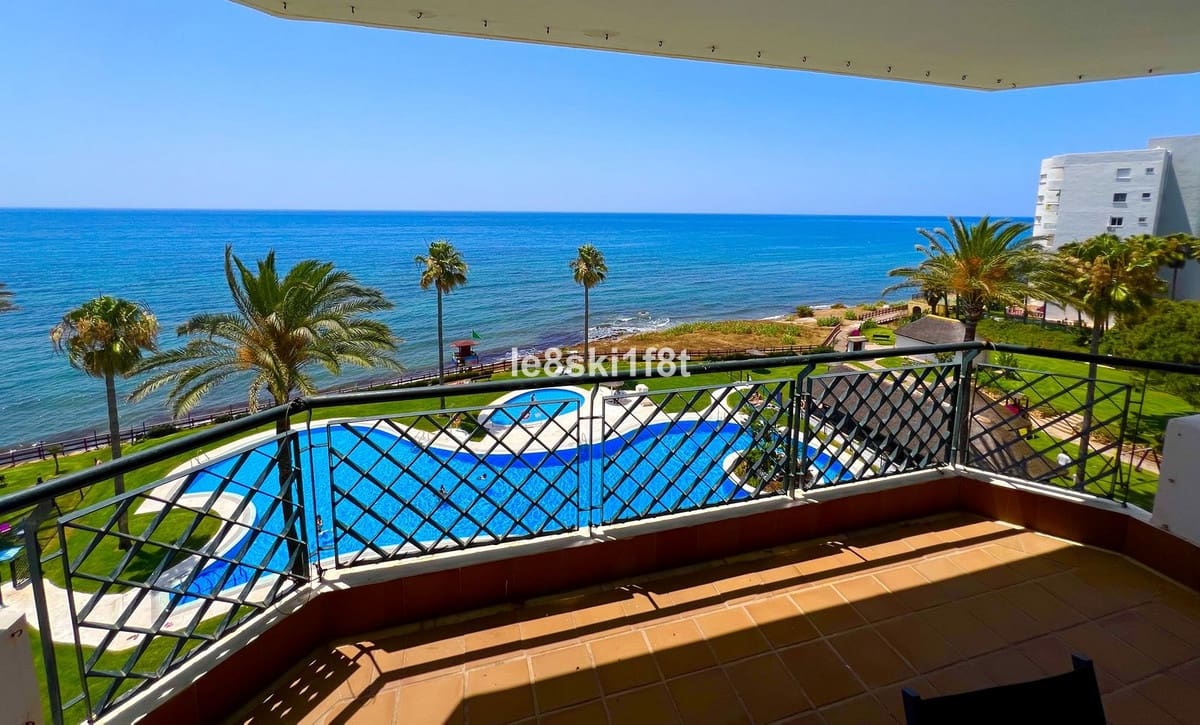 2 bedroom Apartment for sale in Calahonda with pool garage - € 945,000 (Ref: 9860911)