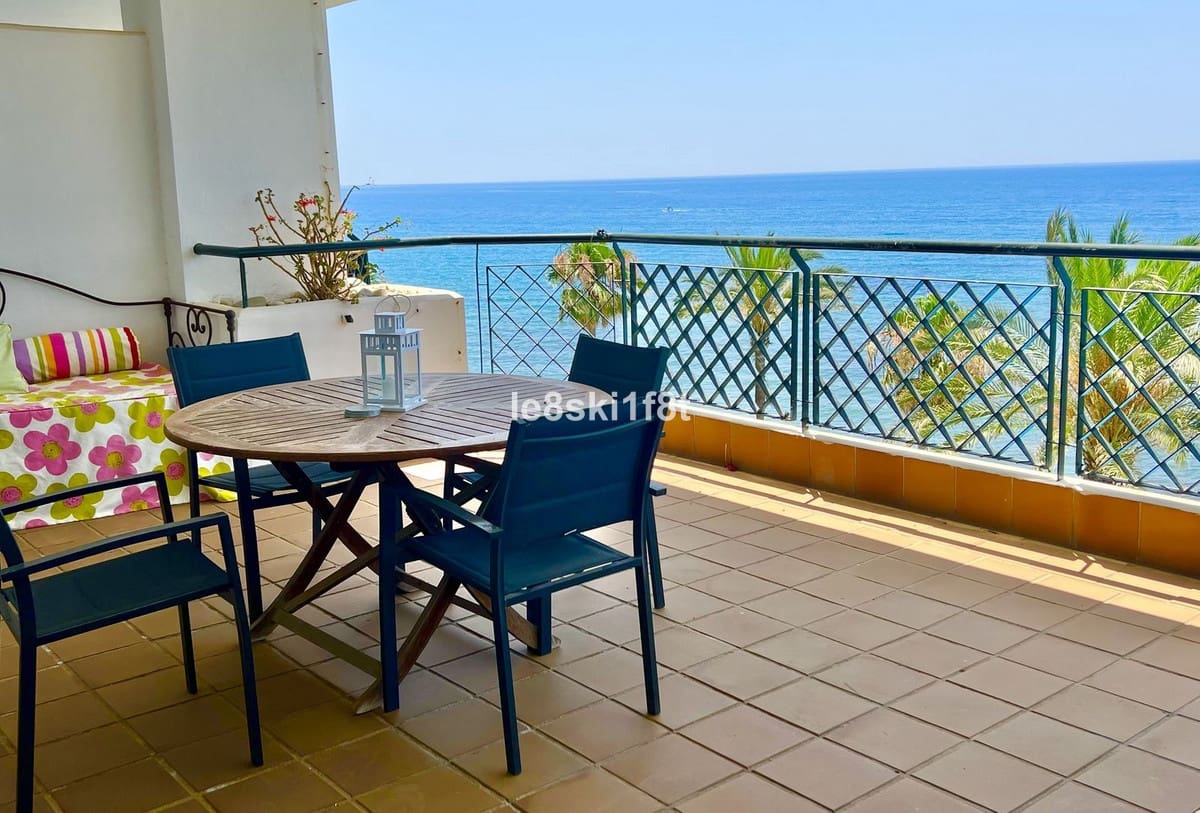 2 bedroom Apartment for sale in Calahonda with pool garage - € 945,000 (Ref: 9860911)