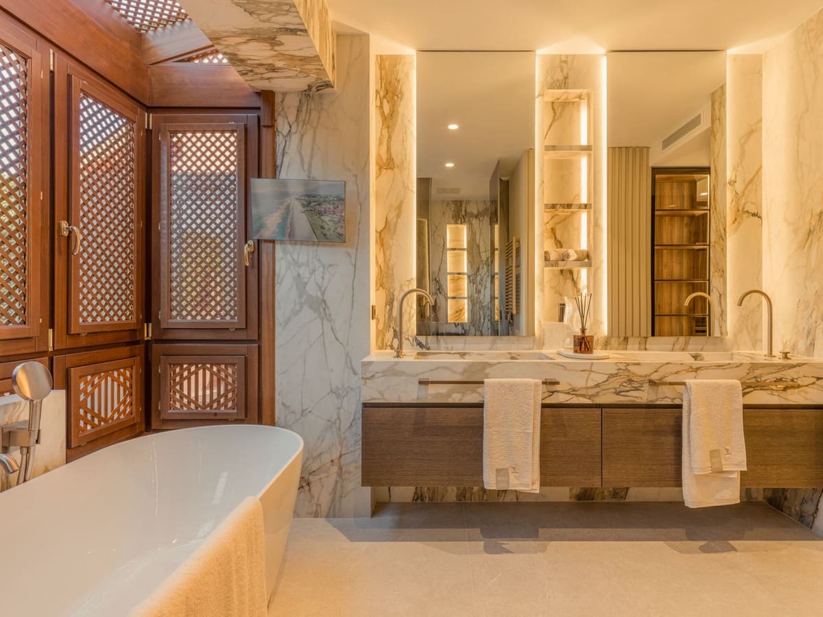 3 soveværelse Penthouse til salg i Estepona med swimmingpool garage - € 4.995.000 (Ref: 9860912)