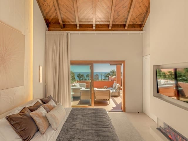 3 soverom Penthouse til salgs i Estepona med svømmebasseng garasje - € 4 995 000 (Ref: 9860912)