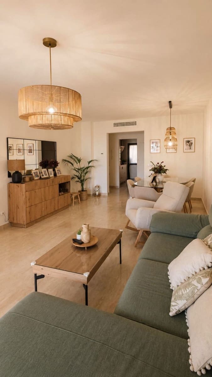 Apartamento de 3 habitaciones en Estepona en venta con piscina garaje - 419.000 € (Ref: 9860917)