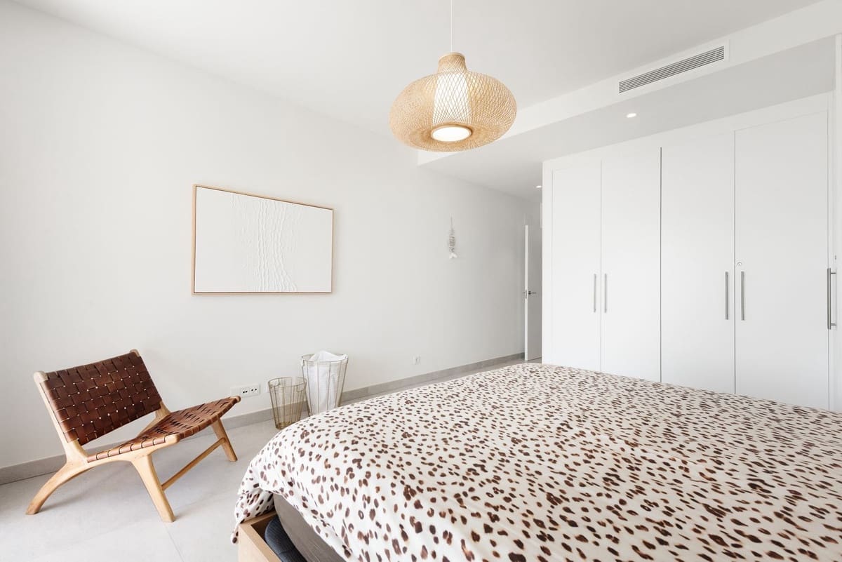 3 bedroom Apartment for sale in Artola with pool garage - € 1,180,000 (Ref: 9861043)