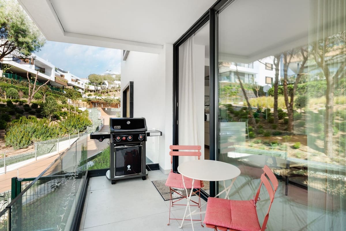 3 bedroom Apartment for sale in Artola with pool garage - € 1,180,000 (Ref: 9861043)