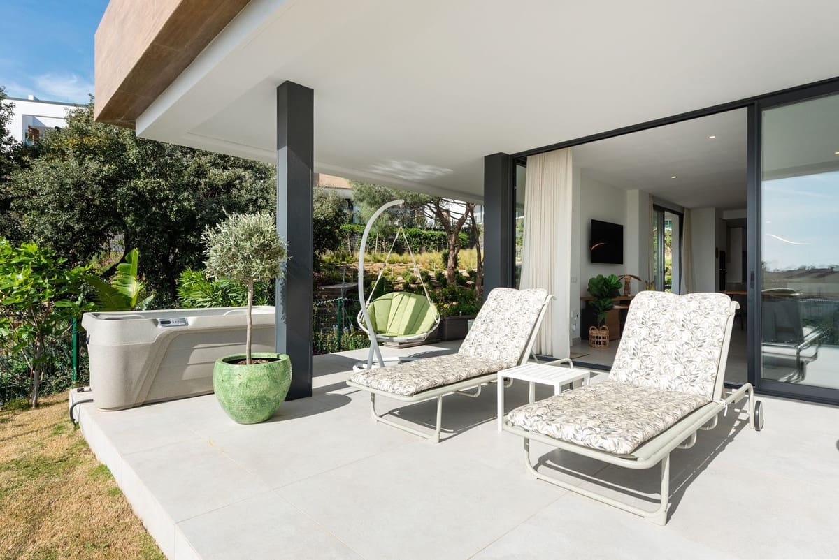 3 bedroom Apartment for sale in Artola with pool garage - € 1,180,000 (Ref: 9861043)