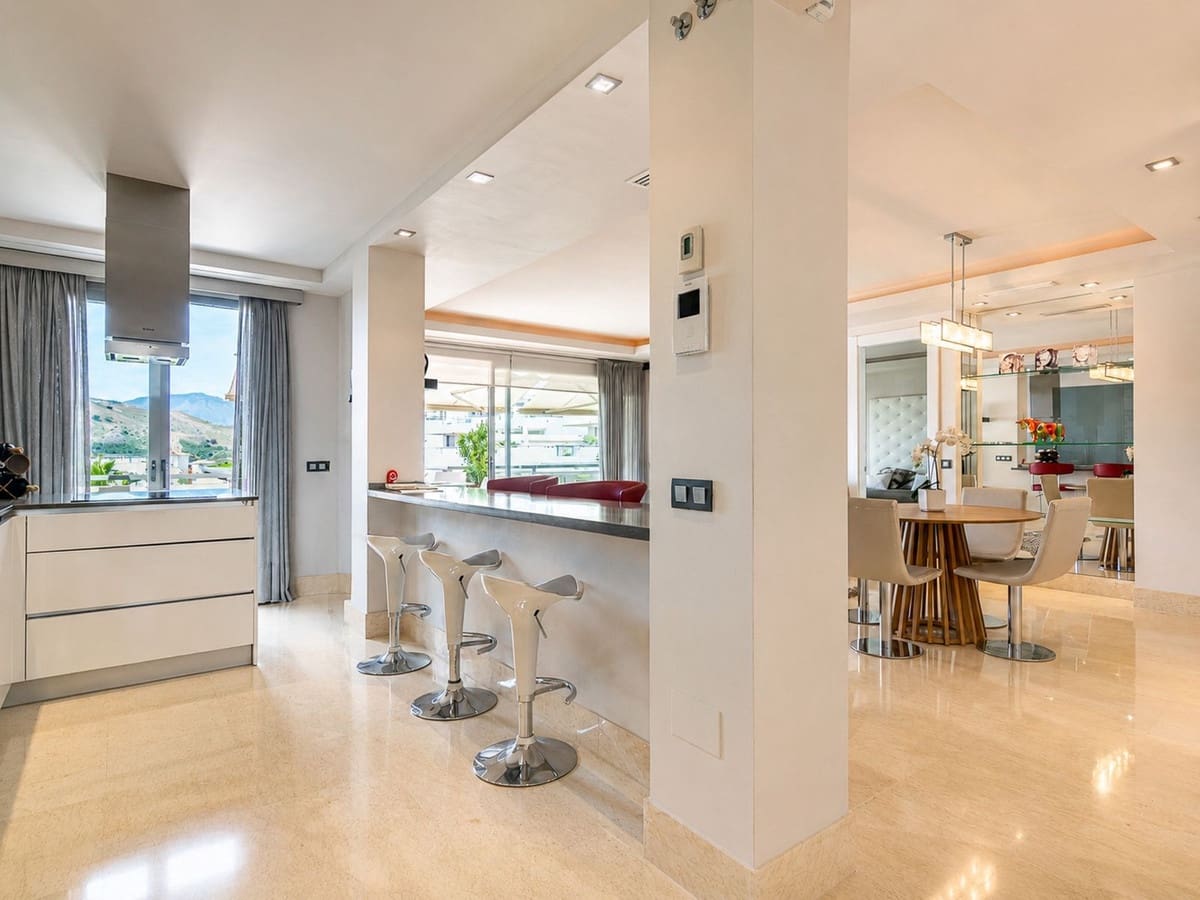 3 Zimmer Apartment zu verkaufen in Benahavis mit Pool Garage - 850.000 € (Ref: 9863516)